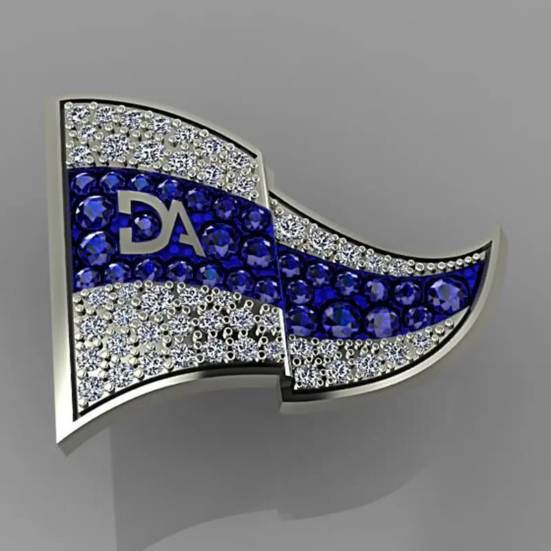 Diseño 3D de una insignia con iniciales en zafiros y diamantes sobre oro blanco